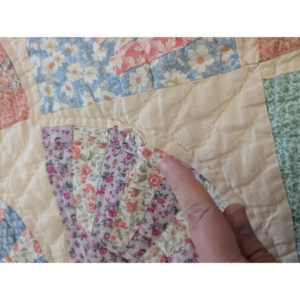 Vintage Seashell Fan Quilt Hand Stitched Scalloped 98x75 Bedspread ARCH QUILT NY